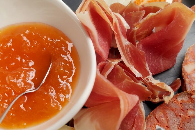 Faro Food Tour & Drinks and City highlights 10 Tastings - Meet your guide and the small group pace
