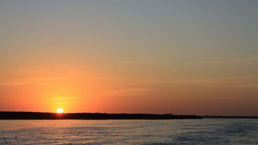 Faro: Ria Formosa Guided Sunset Tour by Catamaran - Meeting at Cais da Porta Nova, Rua da Porta Nova Area