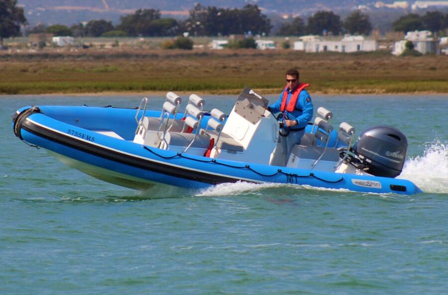 Faro: Speed Boat Tour - Meeting at iSea Yachting in Faro Marina, big blue sign and all