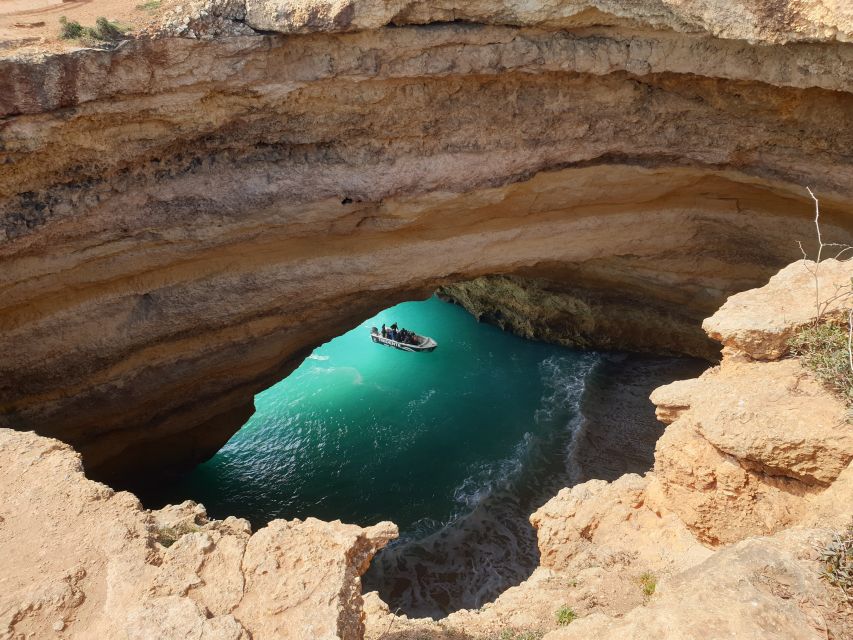 From Armação de Pêra: Benagil Caves and Beaches Boat Tour - The one-hour route from Praia dos Beijinhos to Benagil