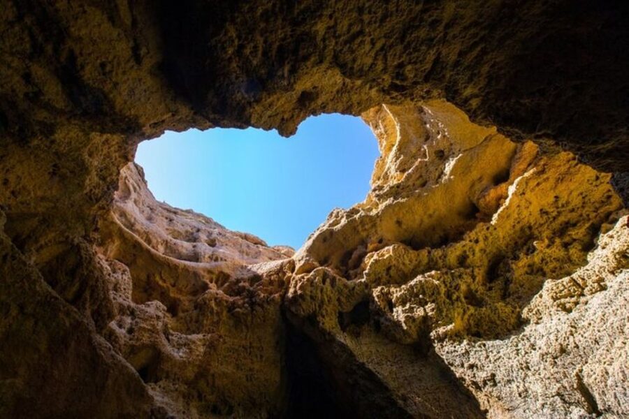 From Armação de Pêra: Sunset Boat Tour to Benagil Cave - The 1-hour route: caves and beaches you’ll pass in the golden light