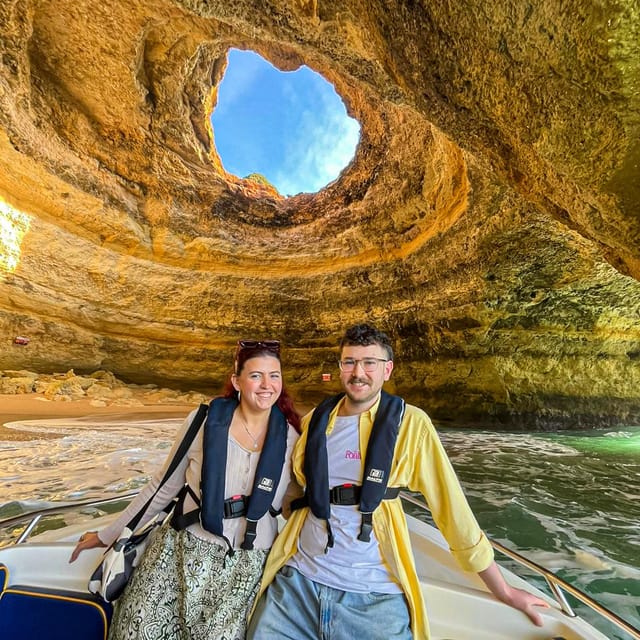 From Faro: Boat trip to Benagil Cave & Praia da Marinha - A Cozy Van Ride From Faro Train Station to Benagil