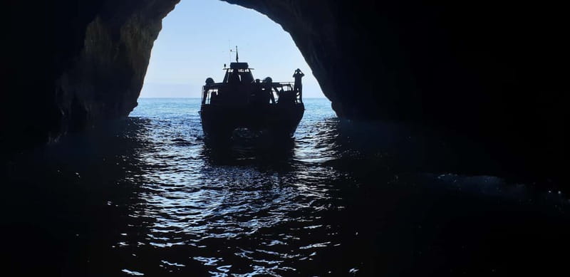 From Lagos: Benagil Caves Catamaran Cruise - Meeting at Passeio dos Descobrimentos 1b and Avoiding Stress