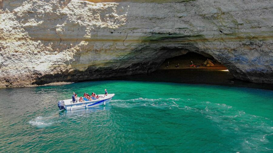 From Portimão: Benagil Boat Tour with Local Guide - Portimão Departure: Finding Discover Tours And Getting Settled