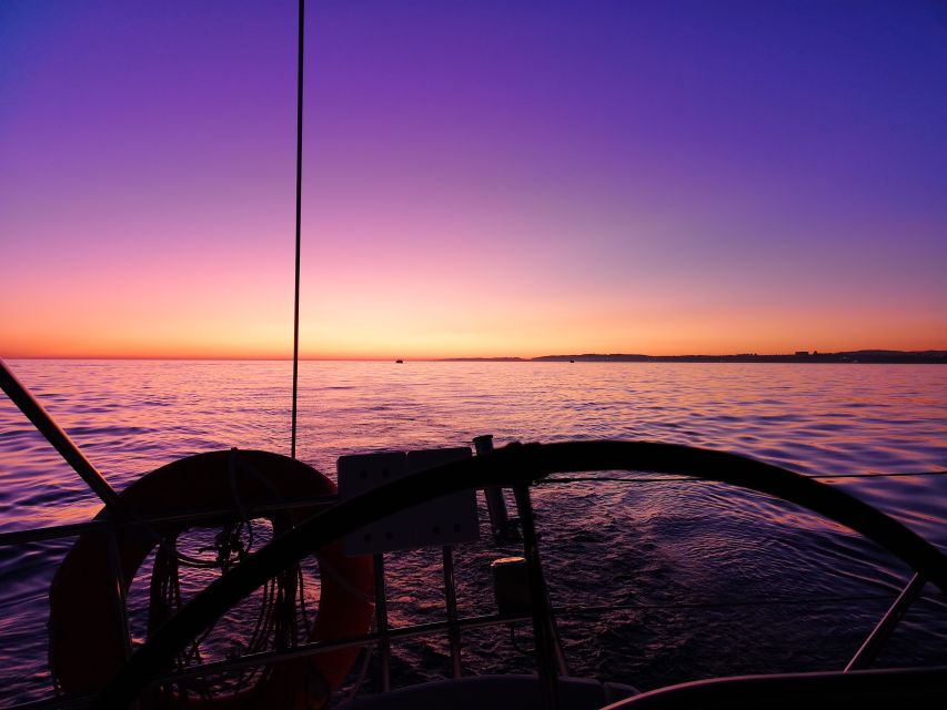 From Vilamoura: Sunset Tour on a Luxury Sailing Yacht - Pontoon Q to open water, what the 2.5 hours really feels like