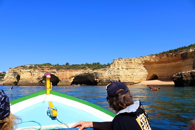 Guided hike 7 hanging valleys and boat trip to Benagil - Lunch Break: Ocean Flavors and a Mediterranean Diet Style