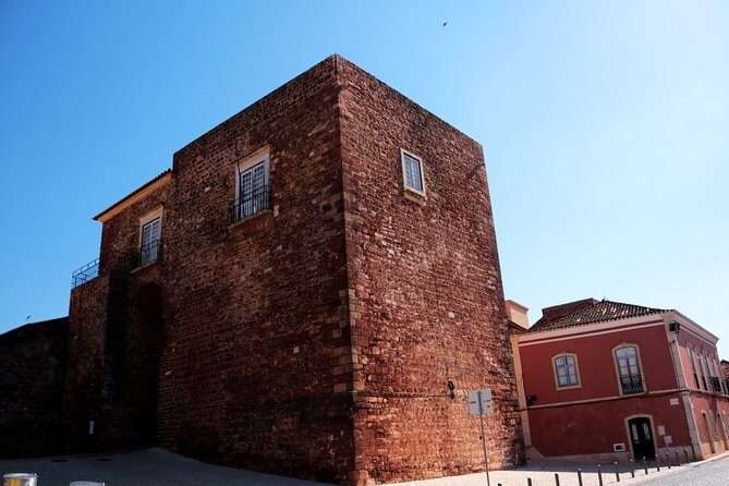 Guided visit to Silves and taste of local flavors - Stop 2: Museu Municipal de Arqueologia (Reading the Past Without Guesswork)