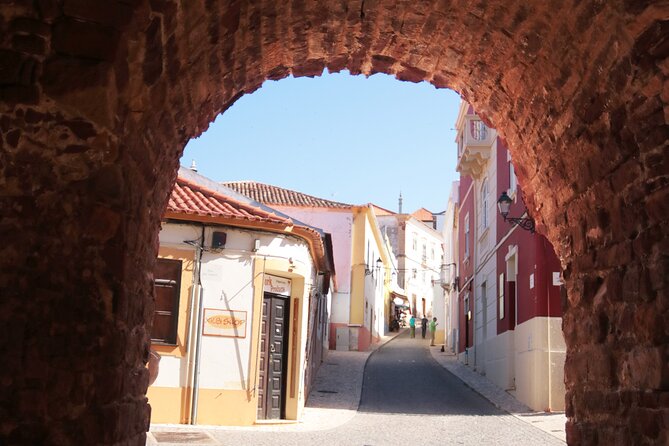 Guided visit to Silves and taste of local flavors - Getting There: The 9:30 Start and the Meeting Point