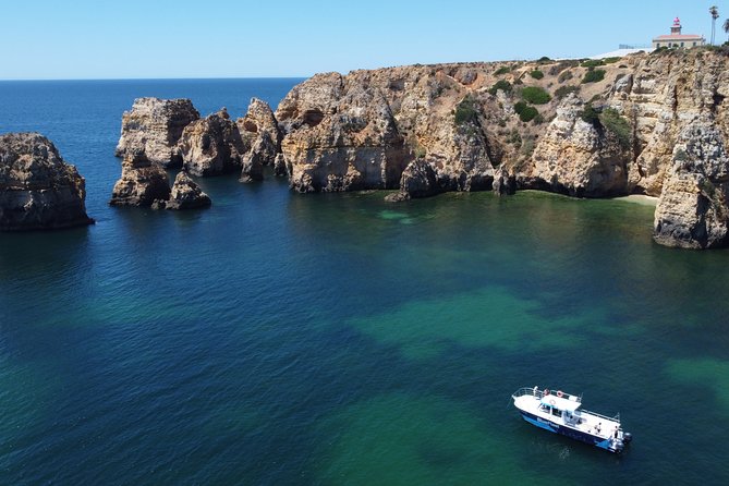 Half Day Cruise to Ponta da Piedade with Lunch and Drinks - Why the on-board commentary and crew matter