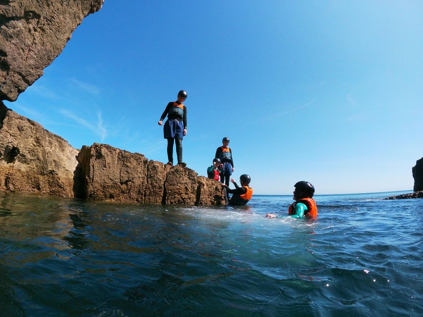 Kids Version - Coasteering with snorkeling: Algarve - Pickup and meeting, so you start relaxed instead of stressed
