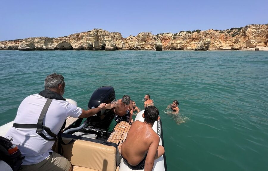 Lagoa: Dolphin Watching & Benagil Tour with Biologist Guide - The switch from dolphins to caves: cave time is not just sightseeing