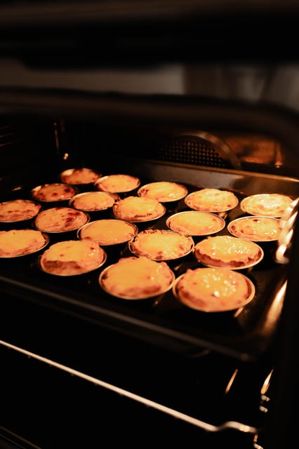 Lagos: Bake Pastel de Nata – Class in Lagos, Algarve - What you learn: custard technique that actually transfers