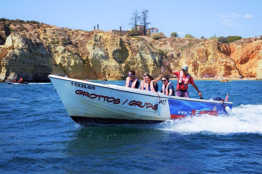 Lagos: Boat tour Ponta da Piedade with local guides - Dolphin Seafaris check-in and the 75 minutes you spend on the water