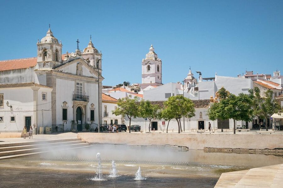 Lagos: Flexible Walking Tour in Historic Center - Starting at the Municipal Market and São Sebastião Church