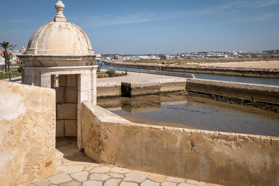 Lagos: Flexible Walking Tour in Historic Center - Santa Maria, Santo António, and the feeling of a layered old town