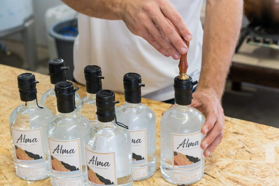 Lagos: Guided Gin Distillery Tour With Tasting at Alma Luz - Alma Luz Distillery in Lagos: small door, big payoff