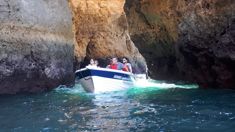 Lagos: Ponta da Piedade Grotto 1-Hour Tour with Local Guide - Coves, beaches, and the Ponta da Piedade lighthouse from the water