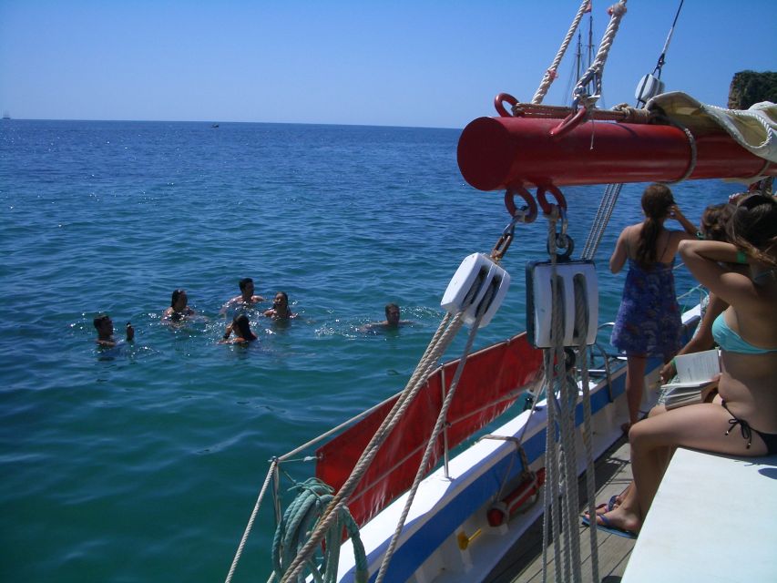 Lagos: Ponta Piedade Sail & Caves Cruise w/Portuguese Tapas - Arriving at Ponta da Piedade: The Switch to the Small Boat