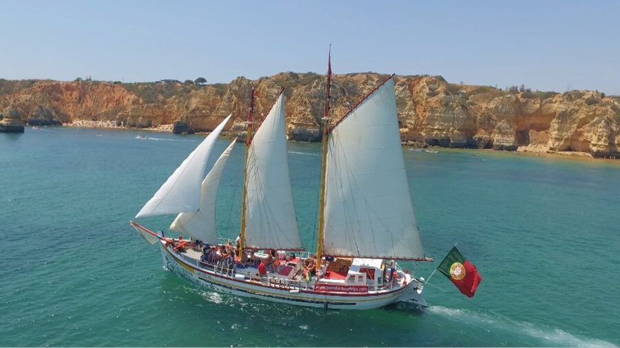 Lagos: Ponta Piedade Sail & Caves Cruise w/Portuguese Tapas - Sea Caves and Rock Formations: What the Grotto Tour Feels Like