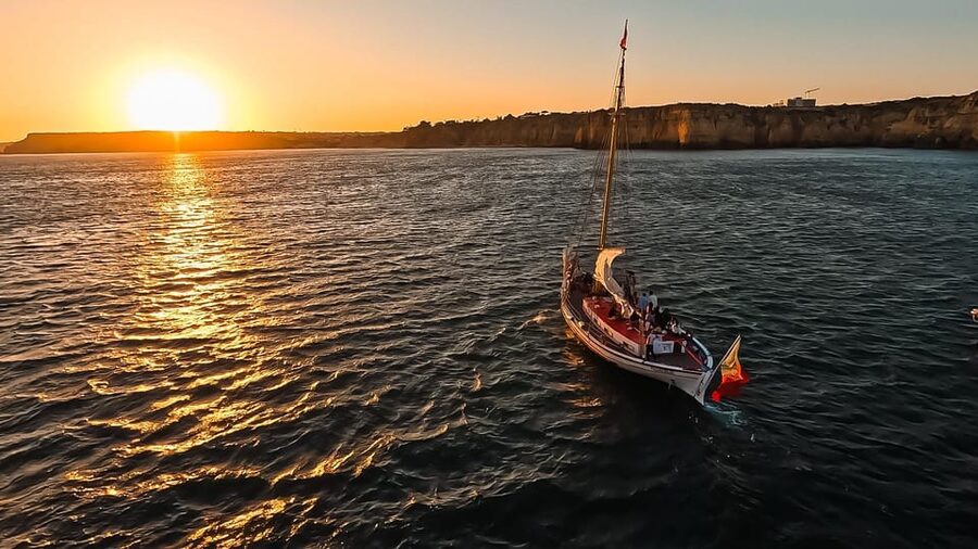 Lagos: Sunset Sail aboard a Traditional Boat with Prosecco - Simple logistics that make the experience smoother