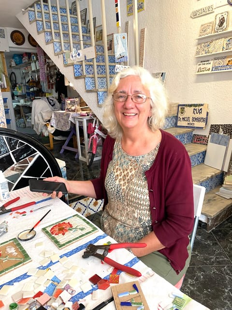 Olhão: Art Mosaic 2 hours Workshop by MosaicOlhão - Portuguese azulejos context, without the lecture weight