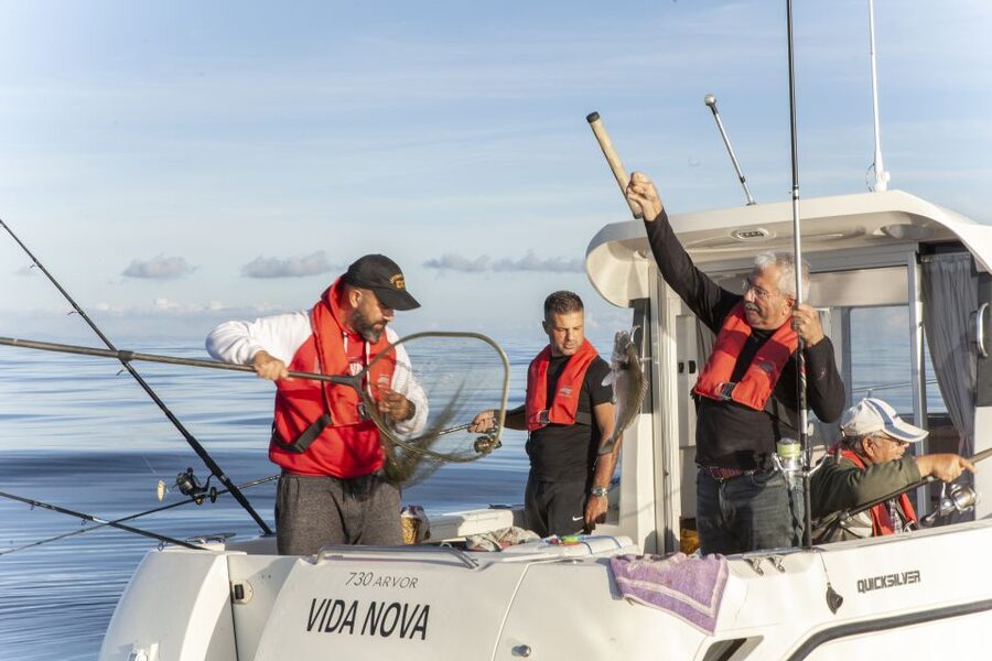 Portimão: Algarve Reef Fishing - Crew Coaching, Patience With Kids, and Getting Lines Right