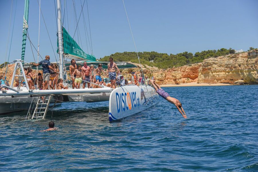 Portimao: Benagil Caves & Coastline Cruise - Getting started at Discover Tours in Marina de Portimão