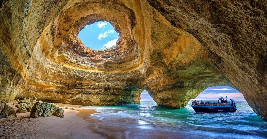 Portimão: Benagil Caves & Dolphins Watching with Biologist - Dolphin watching in the Atlantic: how the tour boosts your odds