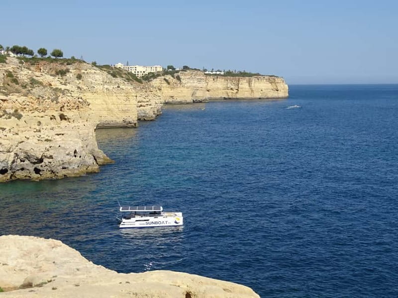 Portimão: Benagil Caves & Golden Coast Eco Catamaran Tour - Onboard Vibe: Bar, Music, and a Crew That Actually Works the Trip