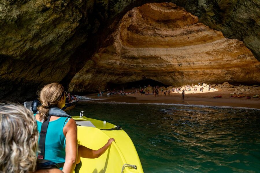 Portimão: Benagil Grottoes Boat Cruise - Skippers and Languages: When Explanations Actually Help
