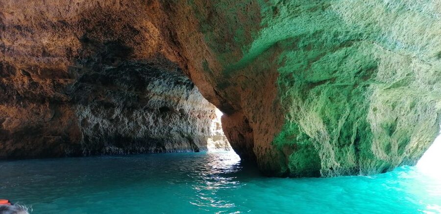 Portimão: Benagil Sea Caves Speedboat Adventure Tour - Benagil Sea Caves on a 90-minute speedboat: the big idea