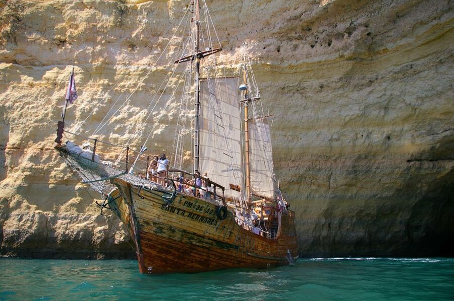 Portimão: Pirate Ship Cave Cruise - Cruising the Algarve Coast Eastbound: Ferragudo, Castles, and Algar Seco Views