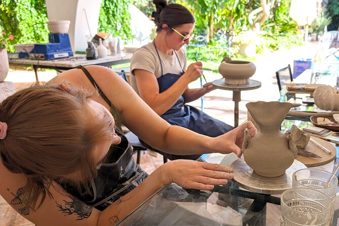 Pottery workshop in the Algarve - 3 hours of wheel time: what a “small-group” class actually feels like