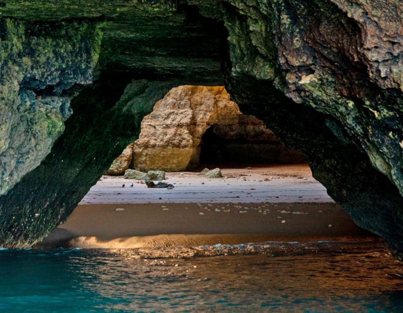 Private Tour 1h30 I Benagil´s Best Caves - Armação de Pêra - Guides and Crew: Clear Explanations, Real Photo Help