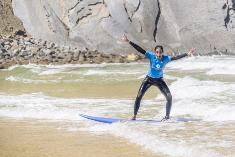 Sagres: Full Day Surfing Lessons - Meeting at Wavesensations and getting to the beach