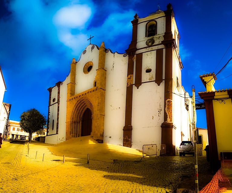 Silves, Caldas and Monchique Wine Tasting: Full Day Tour - Entering Silves Castle and Cathedral, plus the story they tell