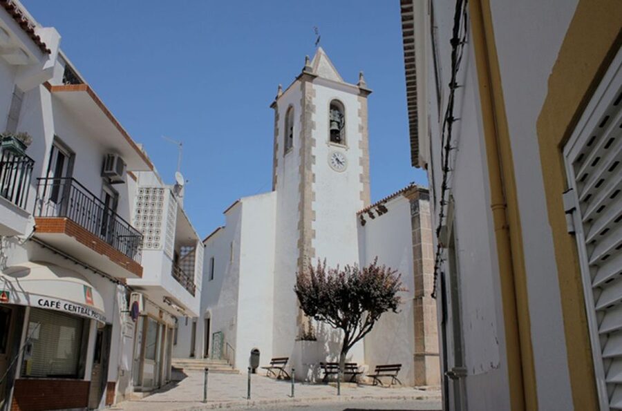 Sunset Safari in the Algarve Mountains - Paderne photo stop: a quick village glimpse that sets the tone