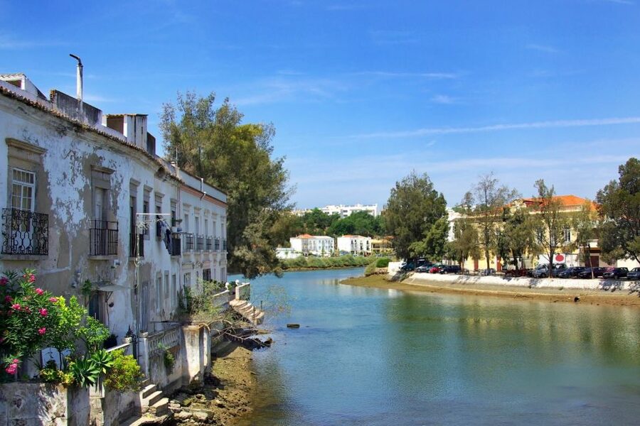 Tavira: Tuk-Tuk City Tour - The Historic Core: Graça, Santiago, Santa Maria, Misericórdia, and the Castle