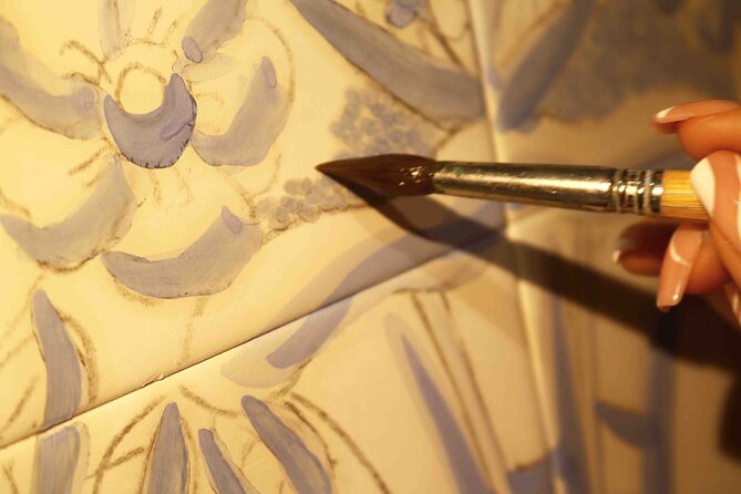 Tile painting workshop in the Algarve - Key highlights you’ll feel in the room