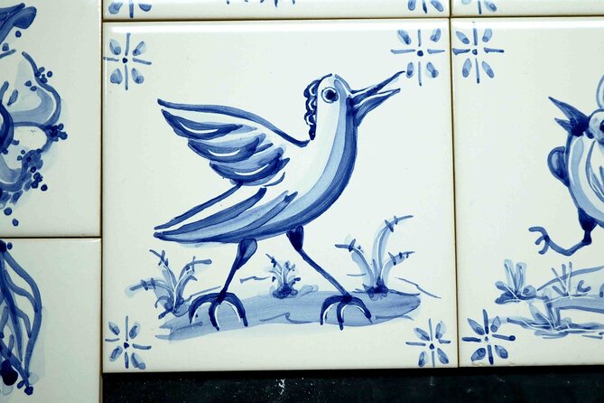 Tile painting workshop in the Algarve - Tile painting in Silves, Algarve: what you make and why it matters