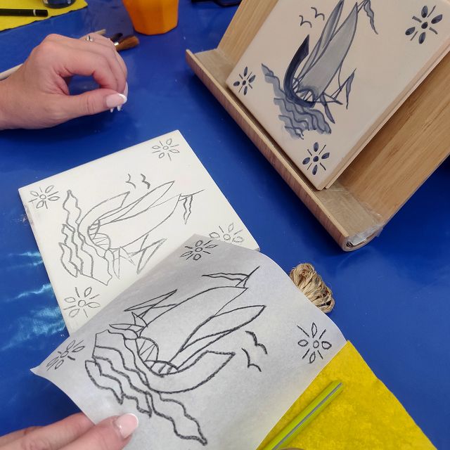 Tile painting workshop in the Algarve - Brush practice, the 17th-century design, and how your tile comes alive