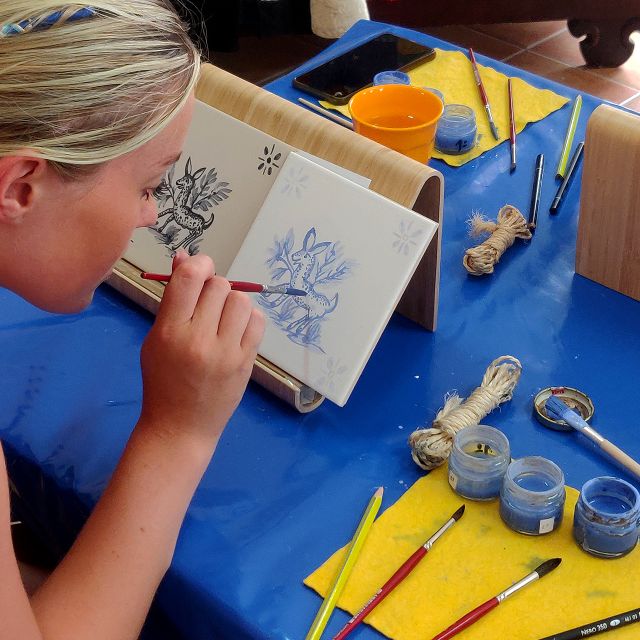 Tile painting workshop in the Algarve - Practical planning: timing, what to bring, and how the small group helps