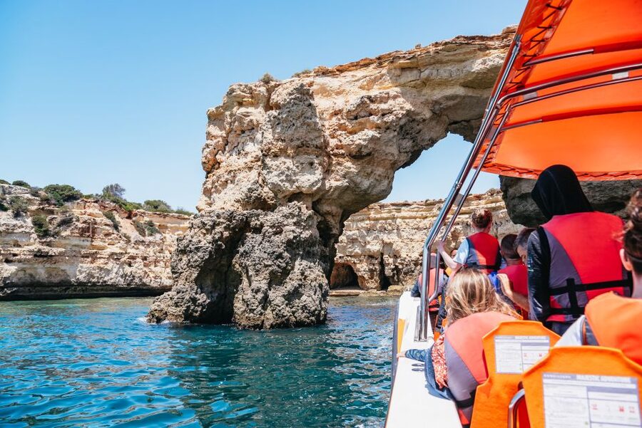 Vilamoura: Benagil Cave Boat Tour with Entry - Dolphins: a bonus that the guide actually tries to find